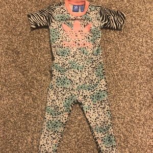 Adidas romper